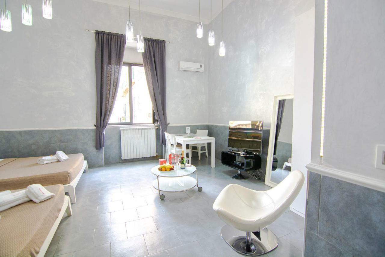 Suite Apartments Angioini Neapel Exteriör bild